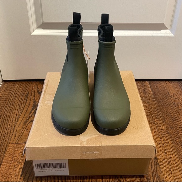 Quince Green Ankle Rain Boots, size 7 - Picture 2 of 9